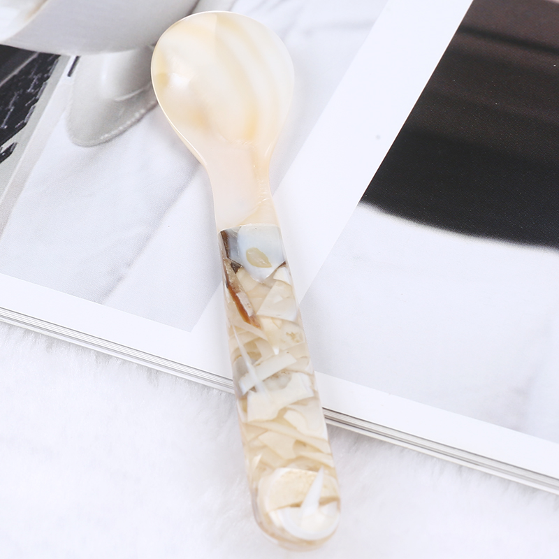 Spoon Made of Freshwater Shell for Widely Used in Daily Life